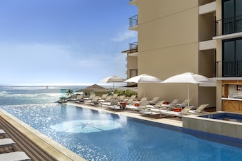 Outdoor pool, cabanas (surcharge), pool umbrellas