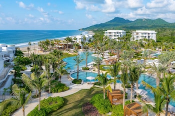 Vue sur la plage ou lâocĂ©an