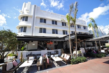 Kamar Double Standar, Beberapa Tempat Tidur, kamar mandi pribadi (Self check-in) | Meja kerja, ruang kerja ramah laptop, dan tirai kedap cahaya