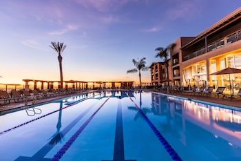 2 outdoor pools, open 8:00 AM to 9:00 PM, free pool cabanas
