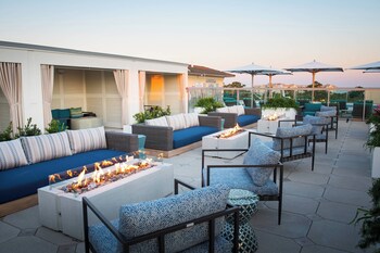 Outdoor pool, free pool cabanas, pool umbrellas