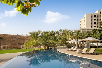 2 outdoor pools
