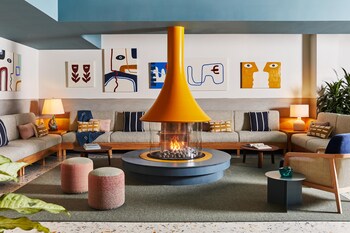 Televisión LED de 49 pulgadas con canales por cable