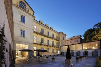 Desayuno buffet (EUR 18.00 por persona)