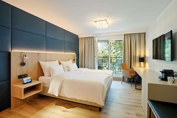 Minibar, in-room safe, desk, free WiFi