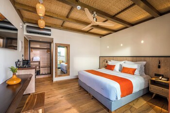 Lux Suite with Outdoor Jacuzzi | Jetted tub