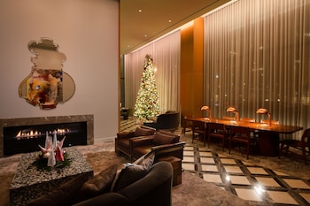 Outdoor pool, open 7:00 AM to 8:00 PM, cabanas (surcharge)