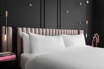 Breakfast, lunch, dinner served; local and international cuisine 