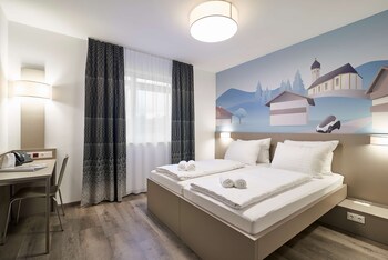 Chambre Standard, 1 lit double (Converts to 2 Twin Beds) | Coffre-fort, rideaux d’obscurcissement, accès au Wi-Fi (inclus)