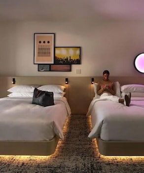 شرفة على السطح