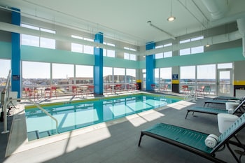 Una piscina cubierta