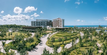 2 outdoor pools, open 7:00 AM to 7:00 PM, sun loungers