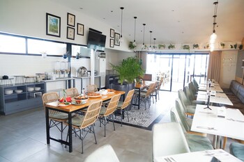 2 Restaurants; Frühstück, Mittagessen und Abendessen werden serviert
