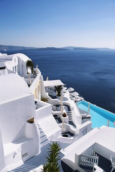 Infinity pool