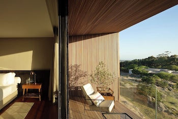 2 restaurants, breakfast, lunch, dinner served; Italian cuisine