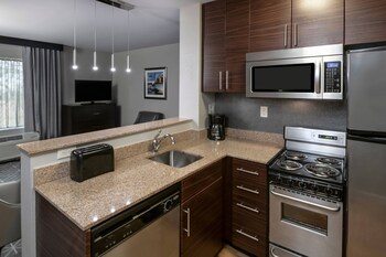 Suite, 1 Bedroom | Premium bedding, in-room safe, desk, blackout drapes