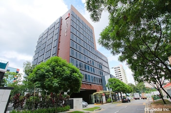 Phục vụ bữa sáng, món ăn mang phong cách quốc tế, dùng bữa ngoài trời