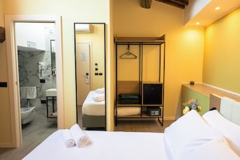 Dobbelt- eller tomannsrom – classic, privat bad | Minibar, safe på rommet, wi-fi (inkludert) og sengetøy