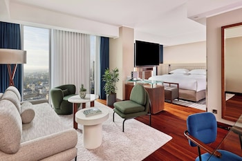 Habitación Deluxe, 1 cama King size, para no fumadores | 1 habitación, ropa de cama de alta calidad, edredón y minibar