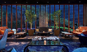 Minibar, Zimmersafe, Schreibtisch, laptopgeeigneter Arbeitsplatz