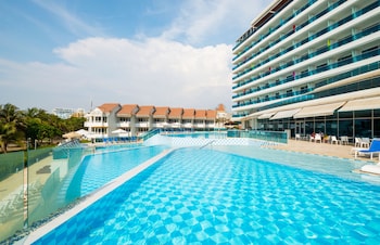 5 Außenpools, Cabañas (kostenlos), Sonnenschirme
