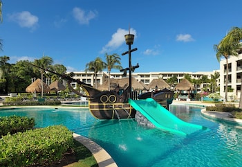 5 piscinas al aire libre, sombrillas, tumbonas