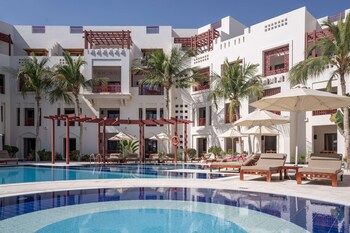 Private beach nearby, beach towels, beach volleyball, kayaking