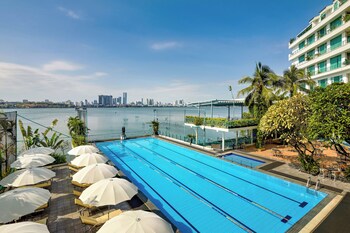 Outdoor pool, pool umbrellas