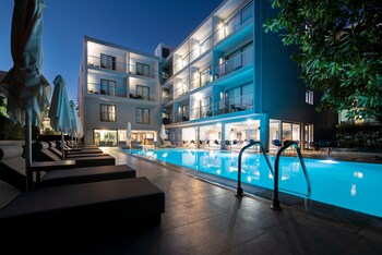 Façade de l’hébergement - soirée/nuit