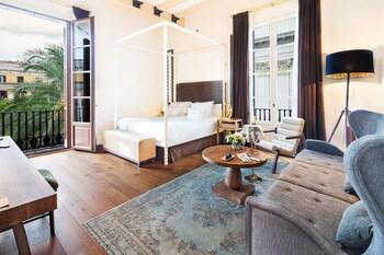 1 habitación, minibar, tabla de planchar con plancha y cunas gratuitas