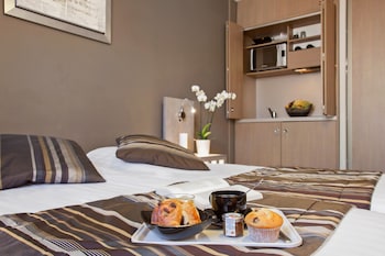 Premium bedding, in-room safe, desk, soundproofing