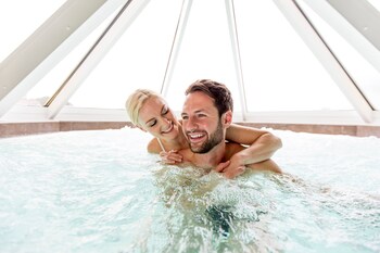 Sauna, spa, bain de vapeur, massage aux pierres chaudes