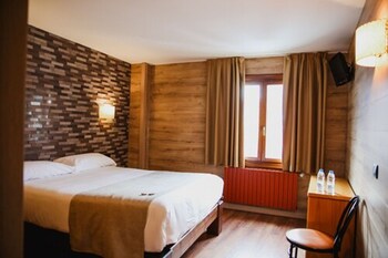Quadruple Room | 1 bedroom, desk, laptop workspace, free WiFi