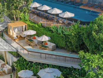 Suite, 1 King Bed, Balcony, Sea View | In-room safe, desk, laptop workspace, blackout drapes