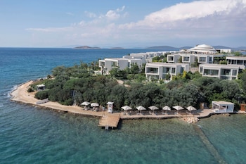 Seasonal outdoor pool, cabanas (surcharge), pool umbrellas