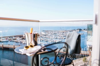 Deluxe-dobbeltværelse | Premium-sengetøj, dundyner, minibar, skrivebord