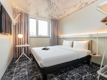 Lydisolert, wi-fi (inkludert) og sengetøy