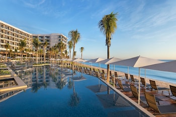 2 outdoor pools, sun loungers