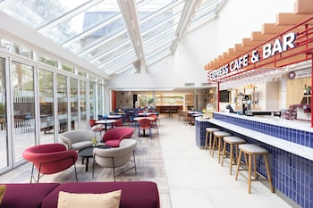 Habitación estándar, 2 camas individuales (with Free Hot Breakfast) | Escritorio, espacio para trabajar con laptop y cortinas blackout 