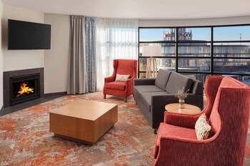 Desayuno completo (USD 13.99 por persona)