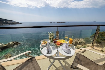 Executive-Suite, 1 King-Bett und Schlafsofa, Meerblick | Terrasse/Patio