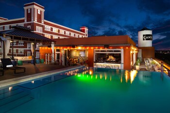 Outdoor pool, open 9:00 AM to 8:00 PM, sun loungers