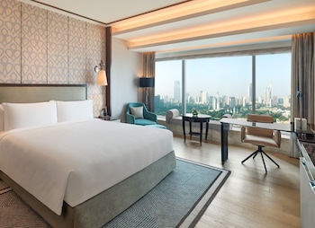 Outdoor pool, free pool cabanas, pool umbrellas