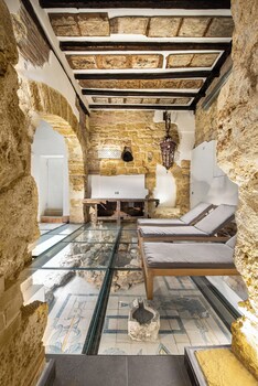 Sauna, bañera de hidromasaje, masajes