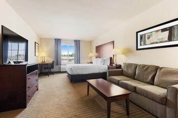 Suite, 1 King Bed with Whirlpool, Non Smoking