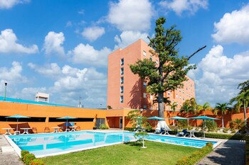 Bao gồm bữa sáng đầy đủ hàng ngày