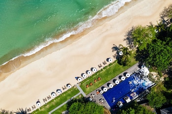 Outdoor pool, open 7:00 AM to 7:00 PM, free pool cabanas, pool umbrellas