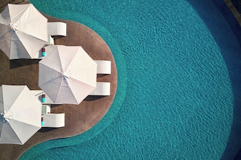 2 outdoor pools, pool umbrellas, pool loungers