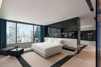 7 restaurants, breakfast, lunch, dinner served; international cuisine