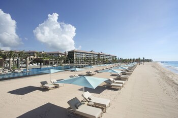 6 outdoor pools, pool cabanas (surcharge), pool umbrellas